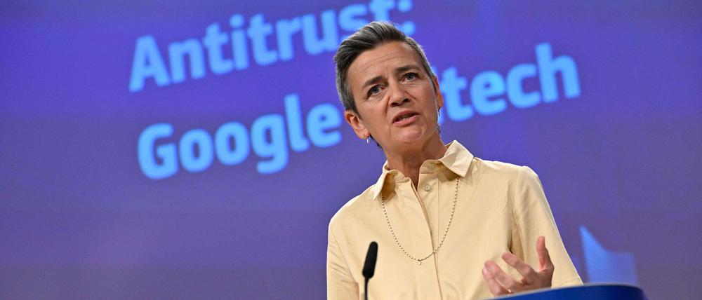 Die EU-Wettbewerbskommissarin Margrethe Vestager hat US-Konzerne in spektakulären Verfahren mit hohen Geldstrafen belegt. 