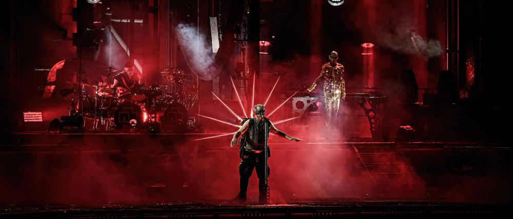 Rammstein live in Odense, Dänemark.