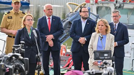 Umweltministerin Steffi Lemke und ihre polnische Amtskollegin Anna Moskowa vergangene Woche in Slubice, Polen.