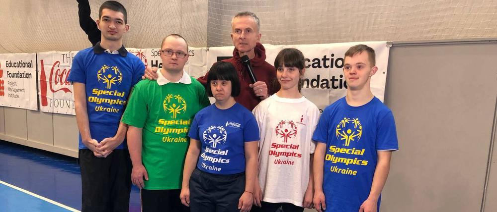 Die Turnerin Maryana Akhrarova (m.) will in Berlin eine Medaille gewinnen. Sie ist eine von 20 ukrainischen Teilnehmenden an den Weltspielen.