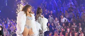 Die Siegerin beim Finale von GNTM dieses Jahr: Vivien (links) aus Koblenz. Rechts Somajia.