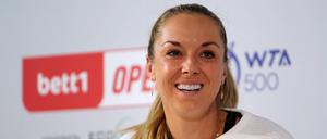 Natürlich strahlend. Sabine Lisicki bei der Pressekonferenz am Freitag in Berlin.