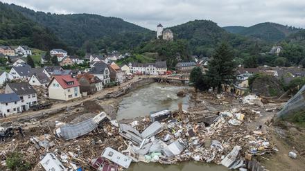 Katastrophen wie das Ahrtalhochwasser 2021 waren bisher eher selten, in Zukunft müssen wir uns auf eine deutlich höhere Frequenz solcher „Jahrhundertereignisse“ einstellen.