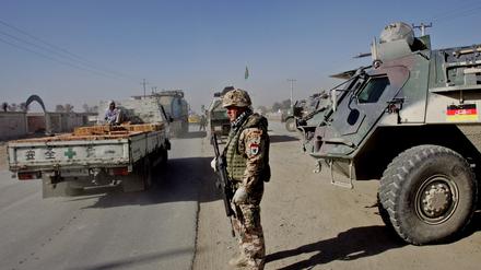 Ein deutscher Soldat 2005 in Kabul. Mehr als 20 Jahre dauerte die humanitäre Intervention der westlichen Koalition in Afghanistan.