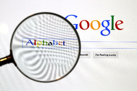 Google-Mutter Alphabet steigert ihren Gewinn im dritten Quartal um gut 27 Prozent auf 5,06 Milliarden Dollar.