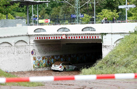 In dieser Bahnunterführung in Schwäbisch-Gmünd sind in der Nacht zu Montag bei heftigen Regenfällen zwei Menschen ums Leben gekommen.