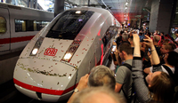 Endlich ist er zu besichtigen, der neue ICE 4. 130 Exemplare dieses Zugtyps hat die Deutsche Bahn bei Siemens und seinem Hauptlieferanten Bombardier bestellt. Bis 2023 sollen sie ausgeliefert werden.