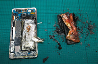 Explodiert: Der Akku dieses Samsung Galaxy Note 7 hat Feuer gefangen.