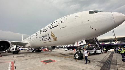 Die Boeing 777-300ER der Singapore Airlines nach der Notlandung in Bangkok.