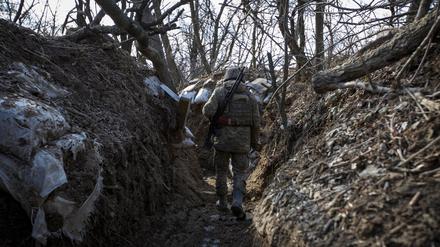 Ukrainischer Soldat an der Frontline.
