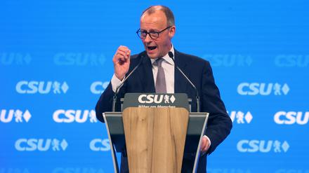 Friedrich Merz,Vorsitzender der CDU, spricht beim CSU-Parteitag.