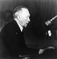 Konrad Adenauer bei einer Ansprache 1948 in Berlin.