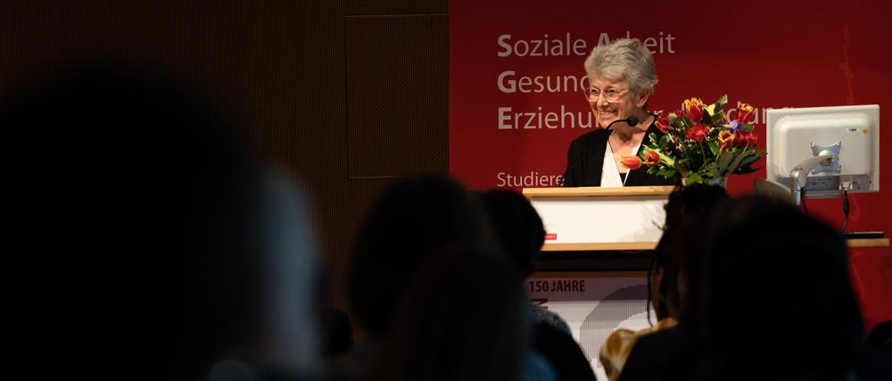 Adriane Feustel gründete im Jahr 2000 das Alice-Salomon-Archiv an der gleichnamigen Berliner Fachhochschule für Soziale Arbeit (ASH).