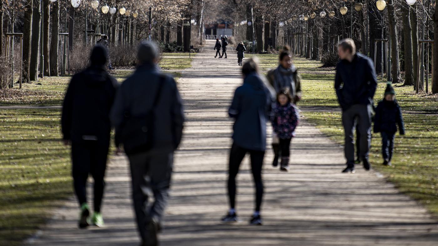 Sind dicht vorbeilaufende Jogger im Park eine Gefahr?: „Unter freiem ...