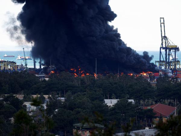 Großbrand am Hafen von Iskenderun.