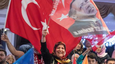 Anhänger des türkischen Präsidenten Erdogan in Deutschland (Archivbild von 2017)
