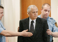 Slobodan Milosevic (hier 2003) verstarb 2006 im UN-Kriegsverbrechergefängnis in Den Haag.