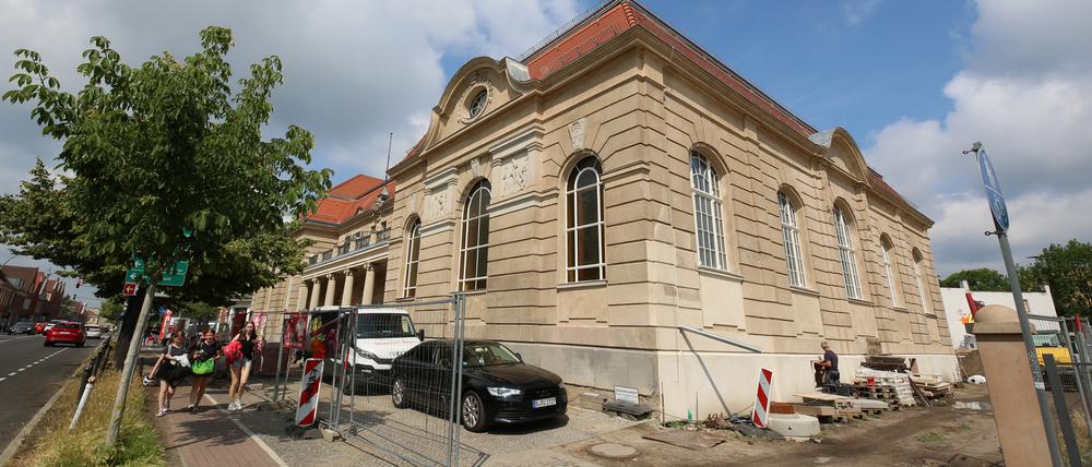 Das „Sorgenkind“: Bei der Sanierung der geplanten Übergangsturnhalle für die Rosa-Luxemburg-Grundschule gibt ebenfalls Verzögerungen unter anderem wegen des Denkmalschutzes.