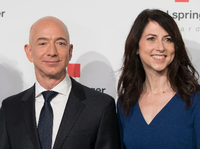 Amazon-Chef Jeff Bezos und seine Frau MacKenzie Bezos bei der Verleihung des Axel Springer Award in Berlin.