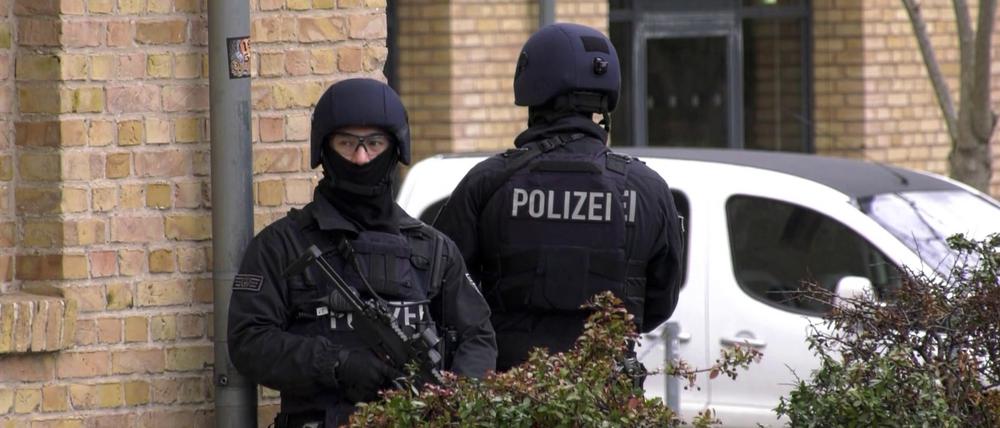 Ein Großaufgebot der Polizei war bei dem falschen Amokalarm Ende Februar in Potsdam im Einsatz.
