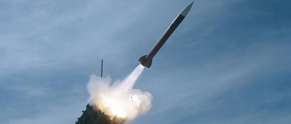Ein MIM-104 Patriot-Flugkörper wird testweise abgefeuert (Symbolbild).