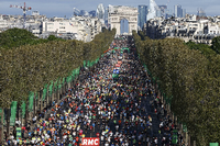 Beim Paris-Marathon ist die Nahrungsabgabe flächendeckend sichergestellt.