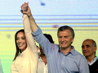 Der argentinische Präsident Mauricio Macri und die Gouverneurin von Buenos Aires, Maria Eugenia Vidal, feiern den Wahlsieg.