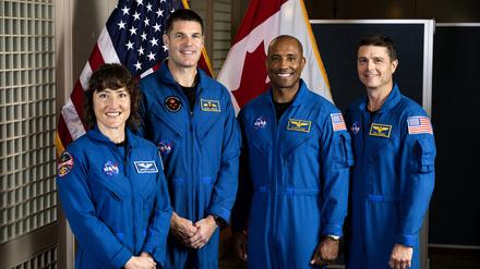 Die Astronauten Christina Koch (l-r), Jeremy Hansen, Victor Glover und Reid Wiseman der „Artemis 2“-Mission der US-Raumfahrtbehörde Nasa.