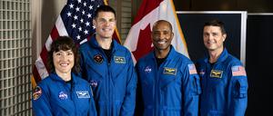 Die Astronauten Christina Koch (l-r), Jeremy Hansen, Victor Glover und Reid Wiseman der „Artemis 2“-Mission der US-Raumfahrtbehörde Nasa.