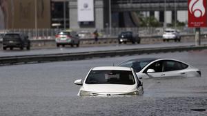 Hochwasser nach starken Regenfällen in Dubai.