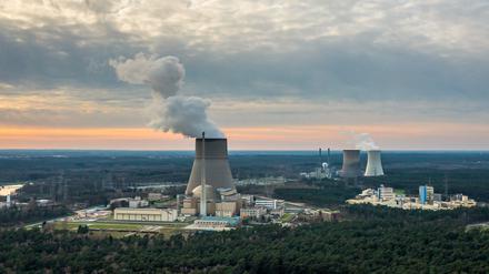Das Atomkraftwerk Emsland nahm vor 62 Jahren als erstes AKW in Deutschland seinen kommerziellen Betrieb auf.