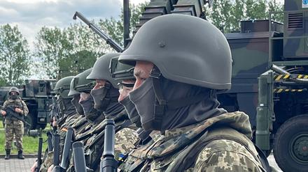 Die ukrainischen Soldaten bekommen in Mecklenburg-Vorpommern einen Schnellkurs zur Beherrschung der Patriot-Systeme