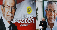 Alexander Van der Bellen inszeniert sich als der Kandidat, der Österreichs in der Welt bewahren kann