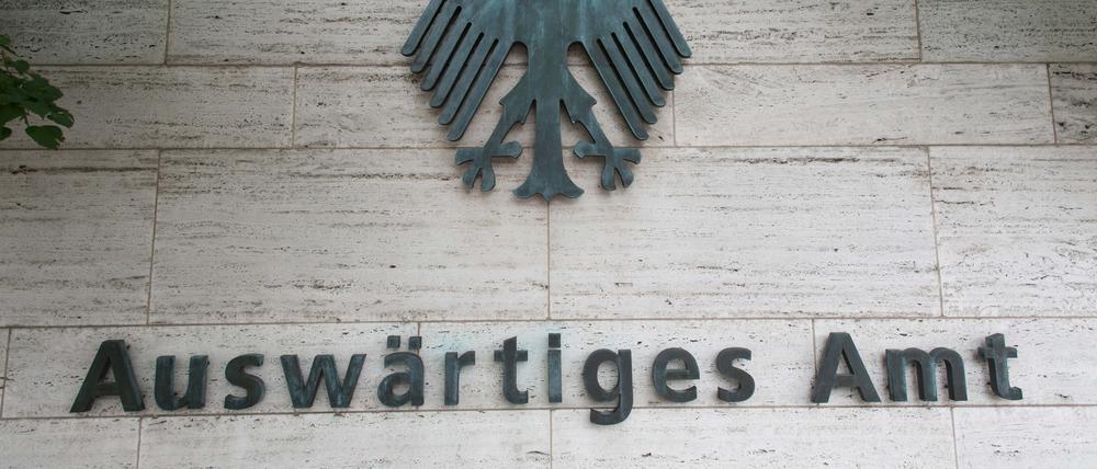  «Auswärtiges Amt» steht am 30.07.2012 auf der Außenmauer des Ministeriums in Berlin.