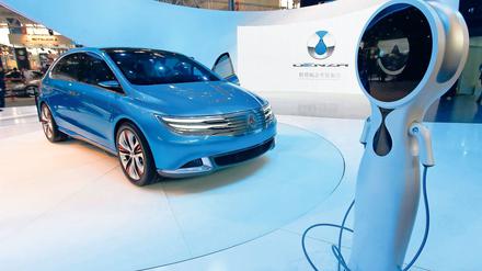 Das neue vollelektrische Konzeptfahrzeug der Marke Denza auf der Auto China Show 2012 in Peking.