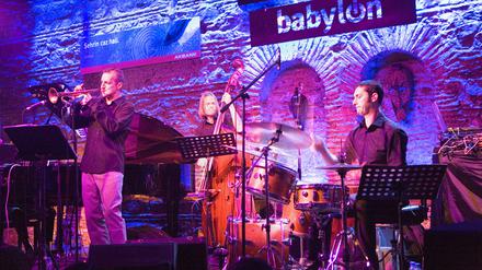 Ein Jazzkonzert im Babylon, der zu den interessantesten Musikclubs in Istanbul gehört. 