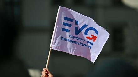 Drei Monate dauern inzwischen die Verhandlungen der EVG mit der Bahn. 