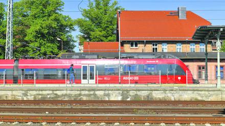 Um das Angebot auf der Schiene attraktiver zu machen, wollen Brandenburg und Mecklenburg-Vorpommern zusammenarbeiten. 