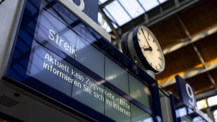 Im Januar müssen Fahrgäste mit neuen Streiks bei der Deutschen Bahn rechnen.