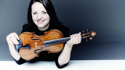 Die lettische Geigenvirtuosin Baiba Skride spielte Sofia Gubaidulinas Drittes Violinkonzert.