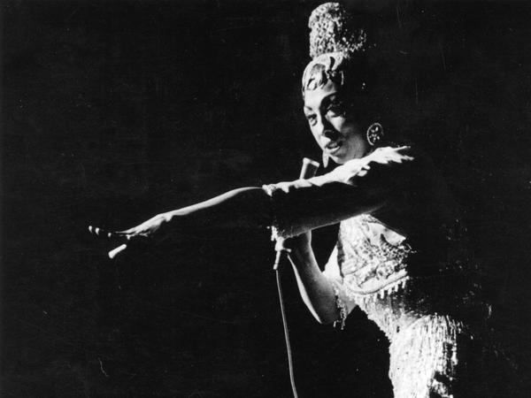 Josephine Baker auf der Bühne.