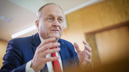 Bauernpräsident Joachim Rukwied gibt vor der Grünen Woche ein Interview. (Archivbild). 
