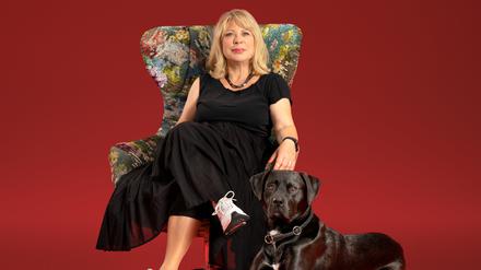 BB Radio Geschäftführerin Katrin Helmschrott mit ihrem Hund Rudi