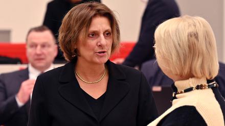 Bildungsministerin Britta Ernst (SPD) im Landtag.