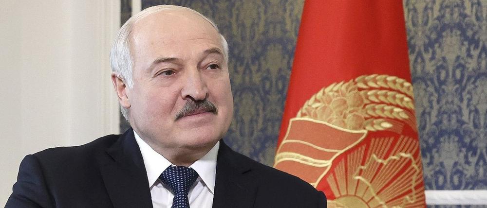 Das Foto zeigt Alexander Lukaschenko, Präsident von Belarus, während eines Interviews mit der Agence France Presse (AFP).