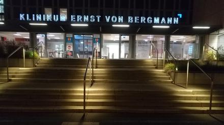 Die Beleuchtung der Treppe des Potsdamer Bergmann-Klinikums ist effektiv, ohne zu viel Licht auszustrahlen. 