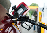 Erstmals seit fast drei Jahren müssen Autofahrer an der Zapfsäule mehr als 1,40 Euro für einen Liter Superbenzin E10 bezahlen.