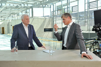Der CSU-Vorsitzende Horst Seehofer und Thomas Walde in Berlin bei der Aufzeichnung des ZDF-Sommerinterviews.