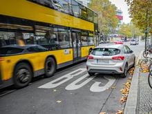 Trotz 80 Mitarbeitern auf externe Hilfe angewiesen: Berliner Verkehrsbetriebe verzeichnen beim Abschleppen auf Busspuren kaum Erfolge