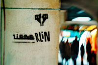 Graffiti "LieBerlin" an der Hochbahn Schoenhauser Allee.